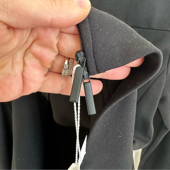 MaxMara Leisure Label-cut Black Outwear With Zipper Size: Medium US4/6 Spring - Picture 13 of 16